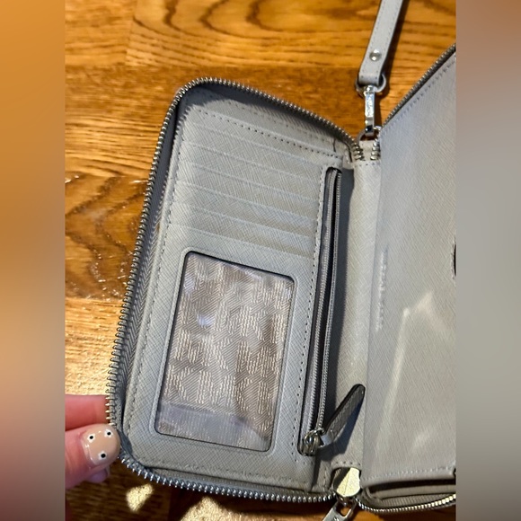 Michael Kors Jet Set Continental Wristlet Wallet - Picture 3 of 9